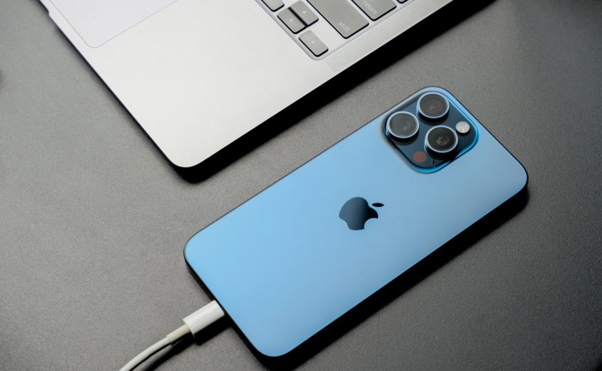 أيهما الأنسب لك؟ مقارنة كاملة بين iPhone 15 Plus و15 Pro Max